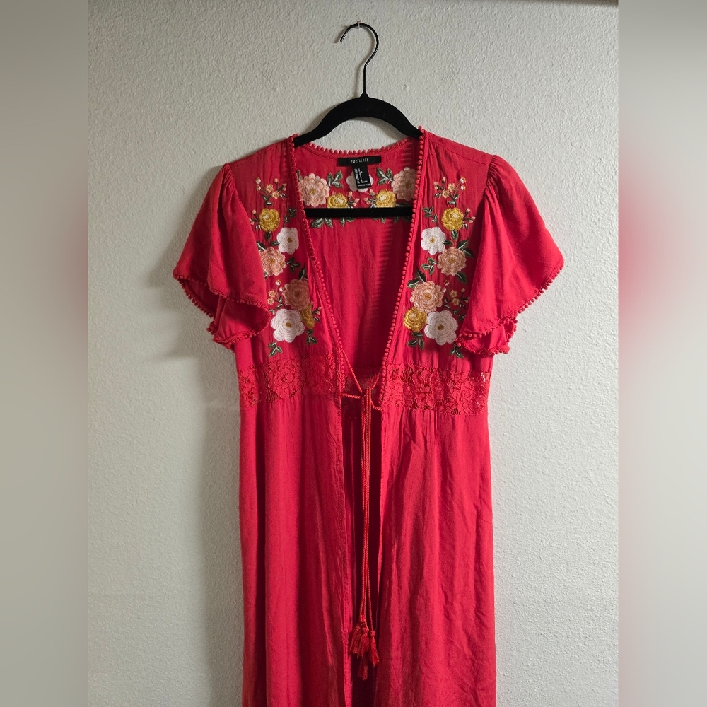 Forever 21 Embroidered Red Duster - Picture 3 of 6